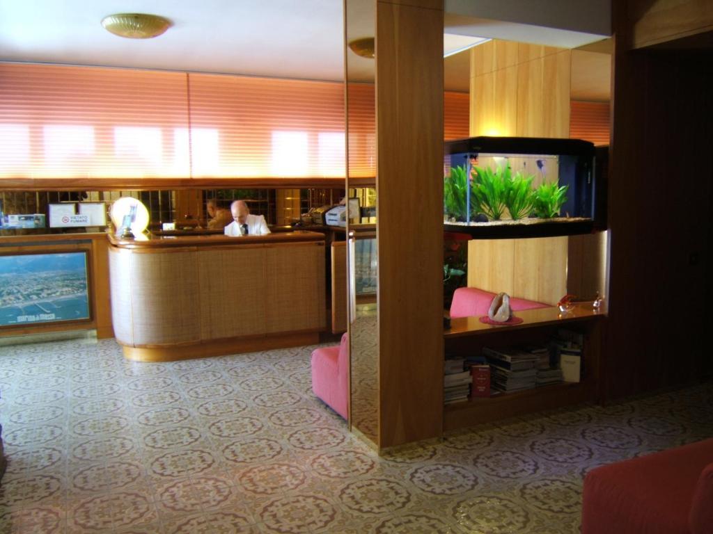Hotel Matilde Марина-ди-Масса Экстерьер фото