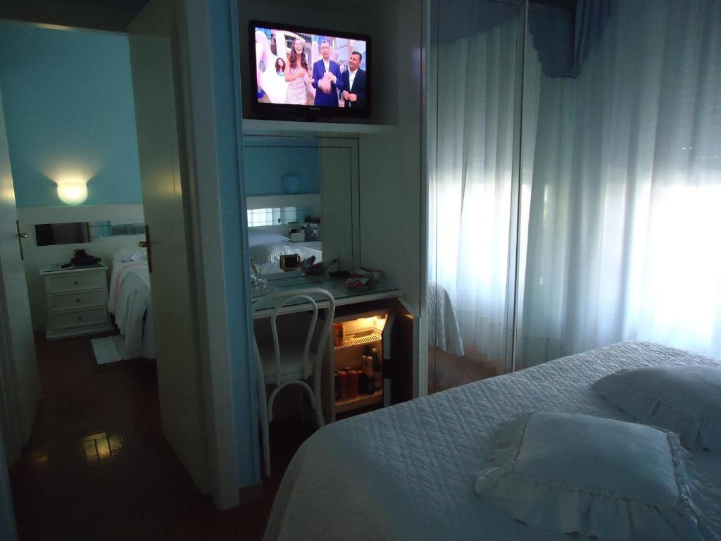 Hotel Matilde Марина-ди-Масса Номер фото