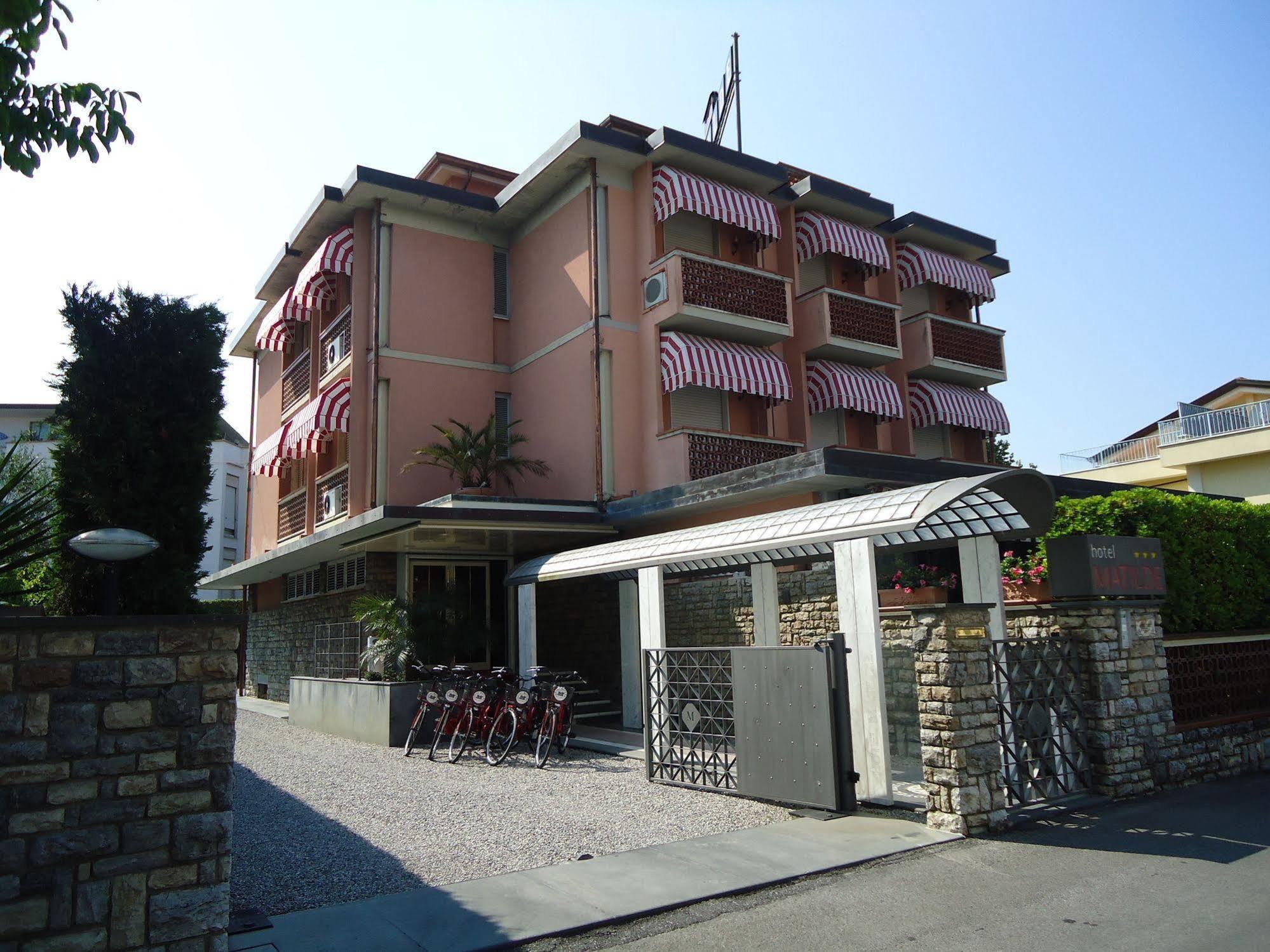 Hotel Matilde Марина-ди-Масса Экстерьер фото